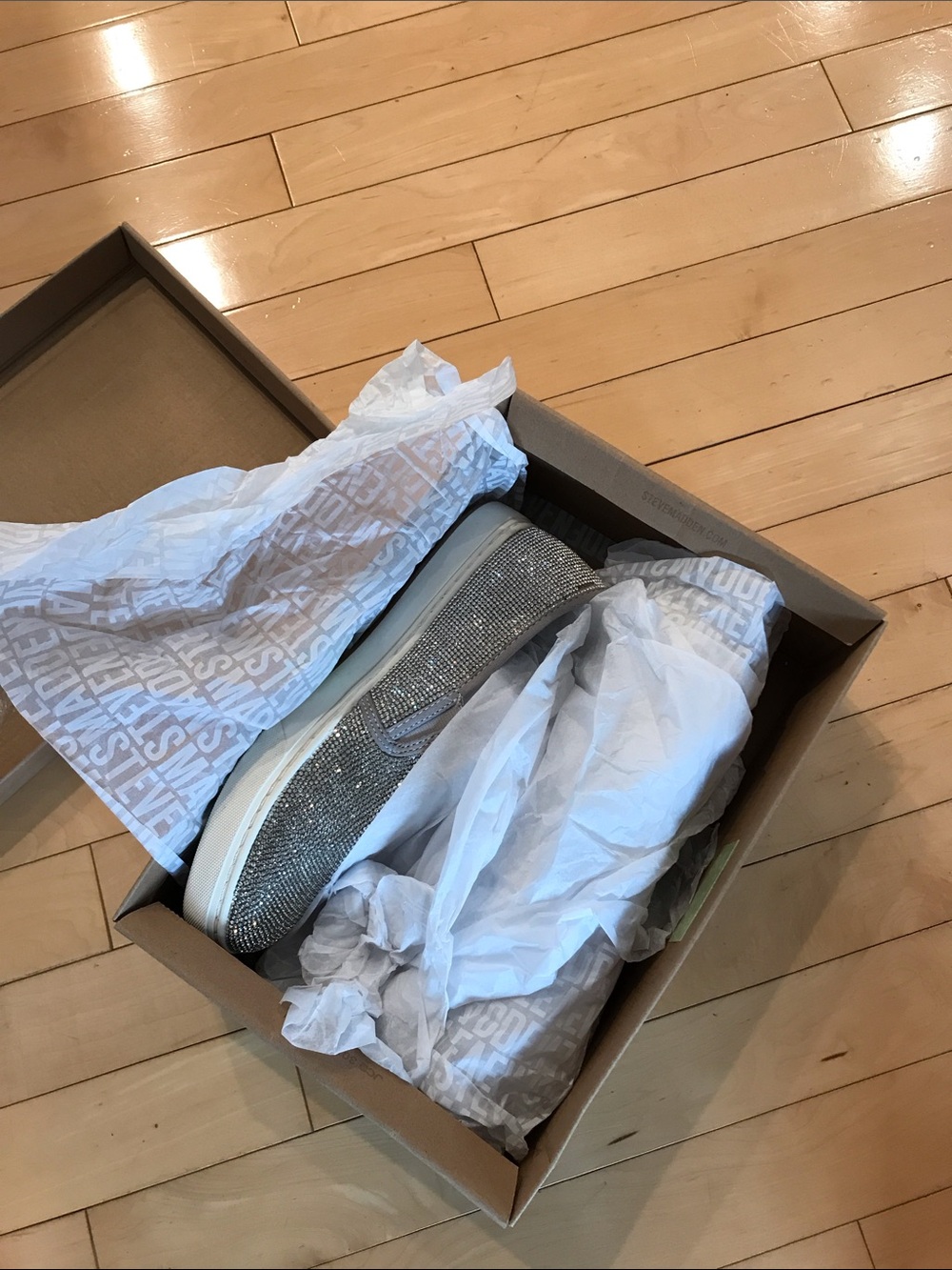 New Steve Madden sparkling slip on sneakers - 8 in box - Picture 9 of 11